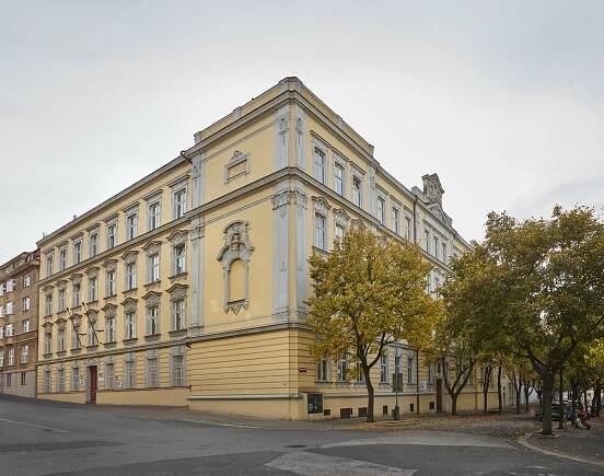 Praha-3-Z-1100 Obecná škola chlapecká a dívčí