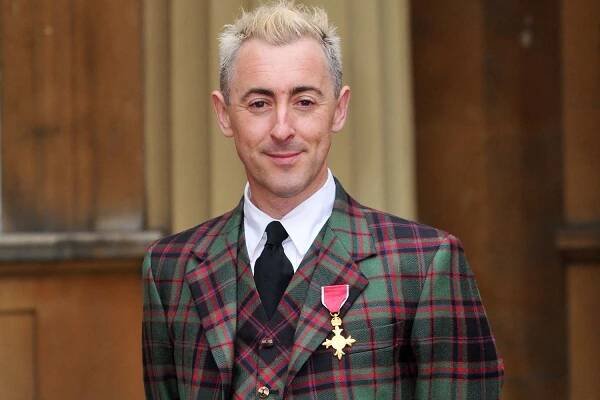 Alan Cumming Returns British Honor Awarded by Queen Elizabeth Over 'Misgivings' of 'Toxicity of Empire'