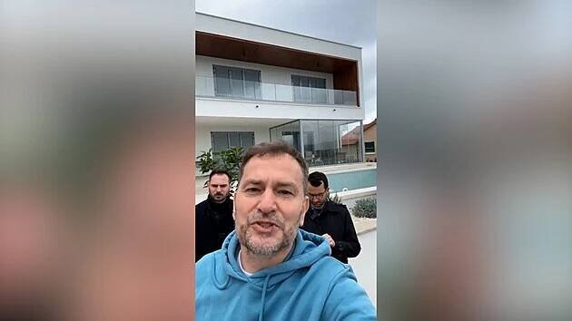 Našli jsme Ficovu vilu, hlásí z Chorvatska Matovič. Kaliňák tu svou přiznal