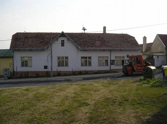 Obec Těšetice - Oprava fasády OÚ a MŠ