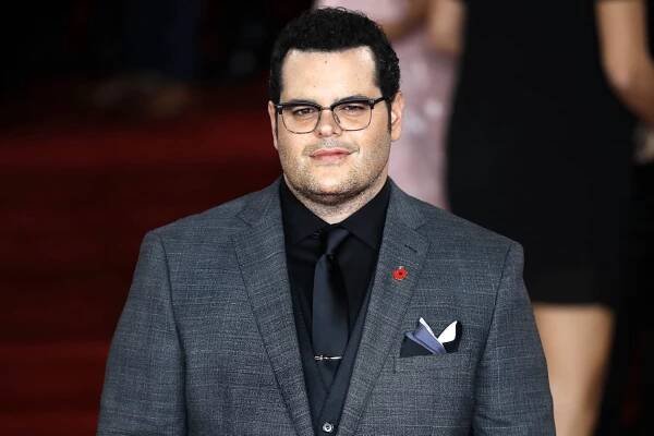Josh Gad at an event for Vražda v Orient expresu (2017)