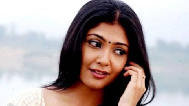 Kamalinee Mukherjee reveals why she stepped away from Telugu cinema after 'Govindudu Andarivadele'; says 'I felt hurt'