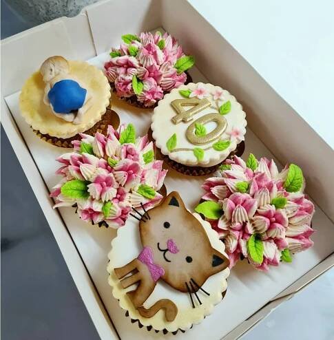 Cakes Menu – Pearly Cakes