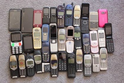 krabice mobilních telefonů - Mobily a chytrá elektronika