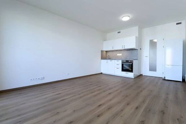 Pronájem bytu 1+kk • 32 m²
