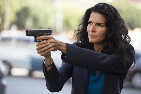 Rizzoli & Isles: Vraždy na pitevně - Soukromý detektiv (S05E15) (2015)
