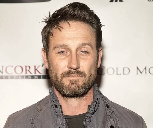 Josh Stewart Biography - Facts, Childhood, Family Life & Achievements