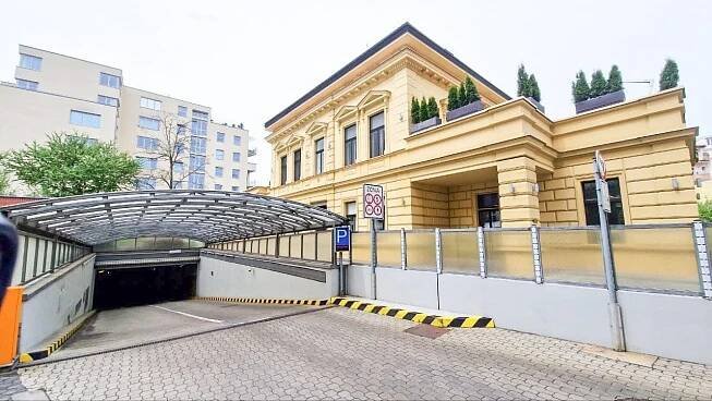 Pronájem bytu 4+kk 204 m², U Zvonařky, Praha, Praha