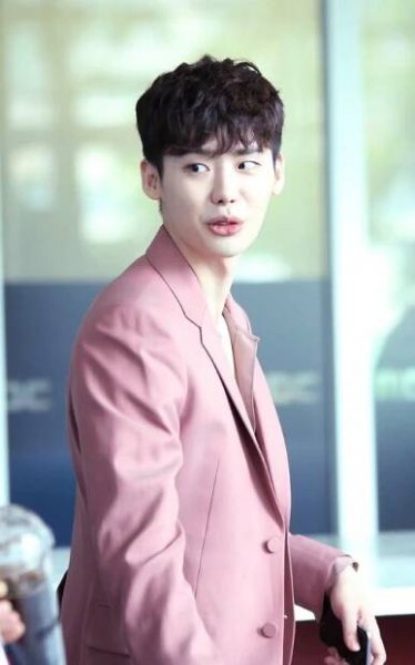 Lee Jong-suk - Wikipedia