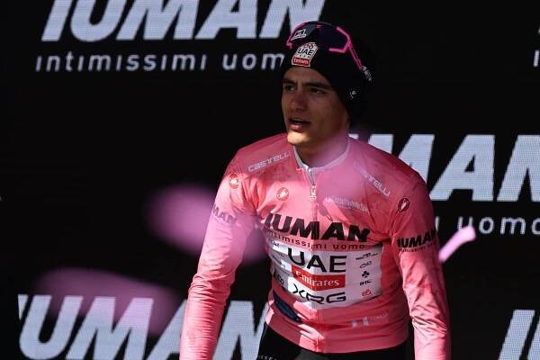 "I suffered a lot, every moment was worse than the previous one" - Isaac del Toro on the suffering to save pink jersey