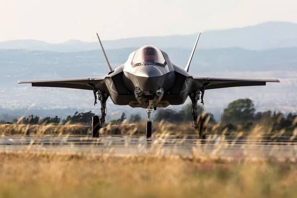 Je nákup F-35 předražený? Přinášíme dosud neznámá čísla a porovnání s dalšími státy