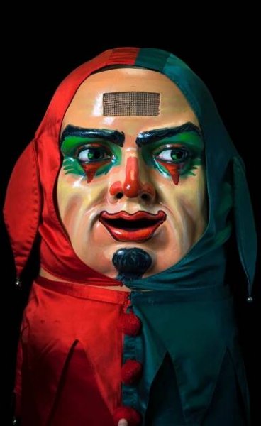 r5_Animating-a-mask-Shakespearean-fool