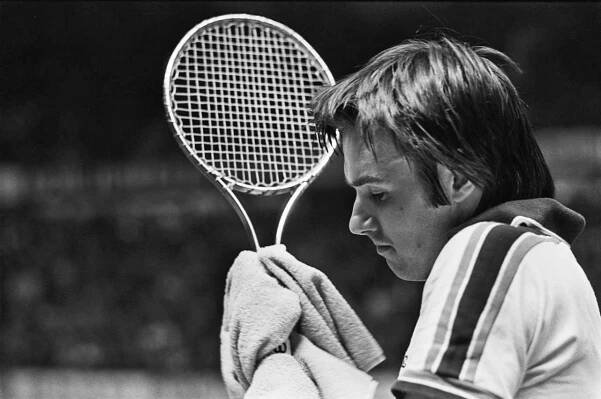 A rally with the Wilson T2000, Famous 1967 Jimmy Connors racquet