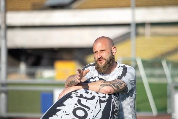 David Bičík na tréninku A-týmu žen | sparta.cz