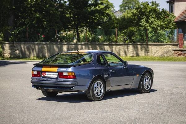 Porsche 944 | Veteráni na Truc