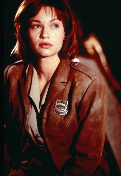 Operace: Zlomený šíp - Z filmu - Samantha Mathis