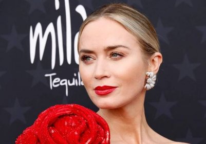 Inside Emily Blunt’s Critics Choice Skin Prep: Oxygen, Cryo, LED, Kinetic Suction and Radio Frequency