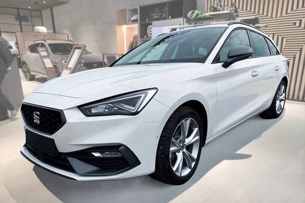 Seat LEON IV SPORTSTOURER / FR 2020-2024, FL2024 - KRYTKA LIŠTY NÁRAZNÍKU - Allegro