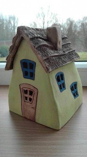 Domeček | Pottery houses, Doll house crafts, Ceramic houses