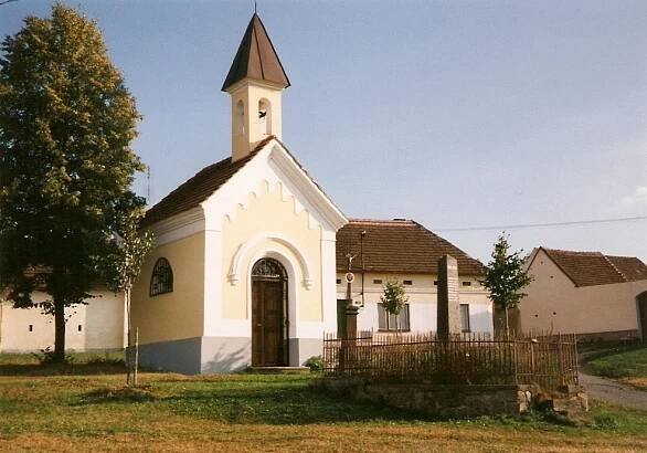 Soubor:Budičovice - kaplička 01.jpg – Wikipedie