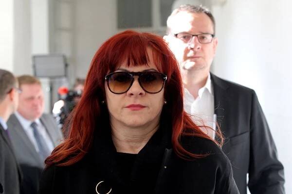Nečasová zkouší v kauze vojenské tajné služby další trik: žádá přezkoumání odposlechů