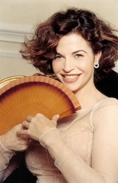 Anna Galiena Biografia e filmografia | Saverio Ferragina Press Agent