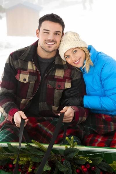Let It Snow - Promo - Jesse Hutch, Candace Cameron Bure