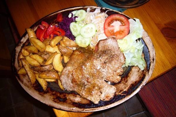 U Henců | Restaurace Louňovice - Mukařov