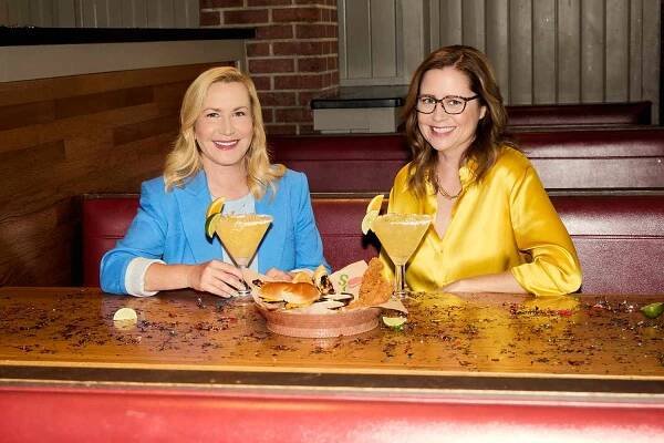 Jenna Fischer and Angela Kinsey Return to Chili's for an Ad 18 Years After That Iconic 'The Office' Episode