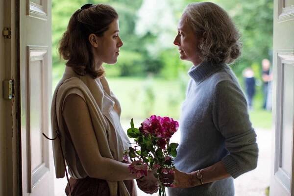 THE SOUVENIR: PART II, from left: Honor Swinton Byrne, Tilda Swinton, 2021.