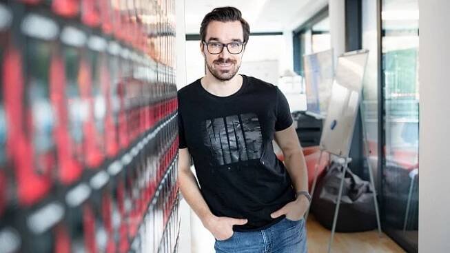 Aby gameři lépe viděli. Madmonq představuje nové tabletky, které hráčům pomůžou zlepšit zrak, výkon i soustředění