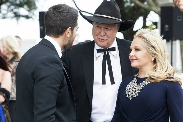 Steve Kanaly, Charlene Tilton - Dallas - Lifting the Veil - Z filmu