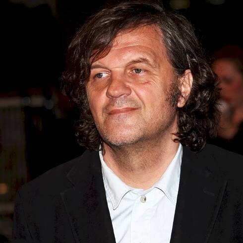 Emir Kusturica: *24.11.1954, bosenský filmový a televizní režisér, hudebník a herec