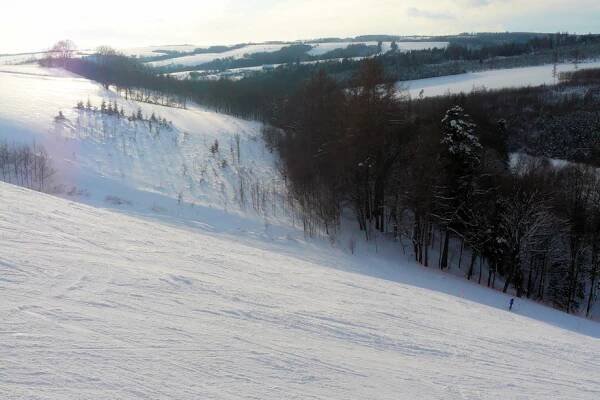 SKI SLATINA - nová sjezdovka pro celou rodinu, lyžování u Bílovce, Restaurace s Penzionem