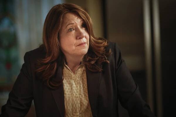 Dobré mravy - The Heart Attack Is the Best Way - Z filmu - Ann Dowd