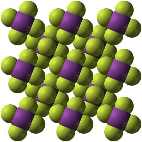 Soubor:Bismuth-pentafluoride-chain-packing-from-xtal-1971-3D-SF.png – Wikipedie