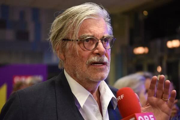 Peter Simonischek