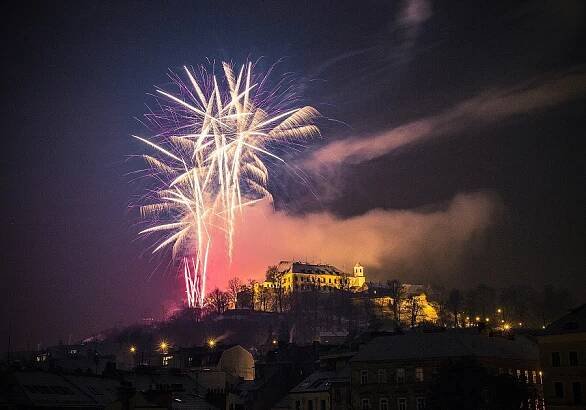 Letošní Ignis Brunensis zakončí nad Špilasem ohňostroj Ach synku, synku