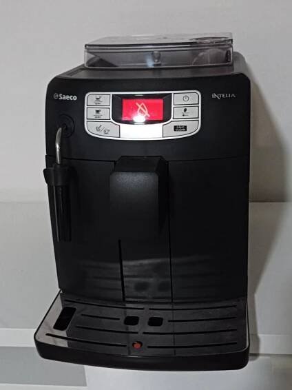Automatický kávovar SAECO Intelia - hlásí chybu, na opravu nebo ND