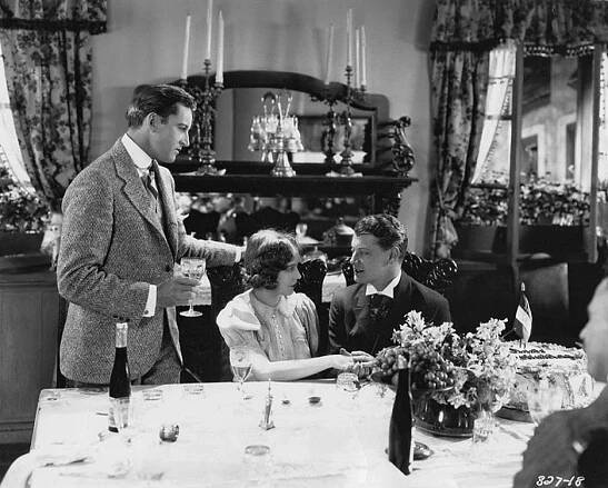 The Enemy - Z filmu - Lillian Gish, Ralph Forbes