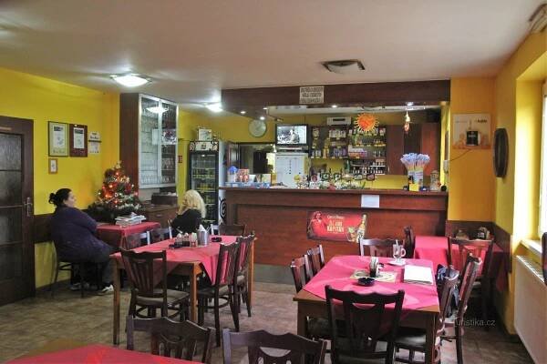Interiér vstupní části restaurace