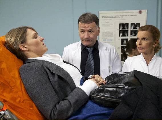 In aller Freundschaft - Verkehrte Welt - Z filmu - Caroline Scholze, Thomas Rühmann, Jutta Kammann