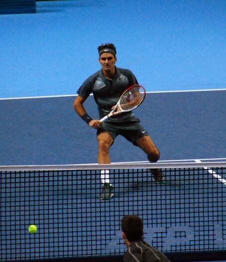 Soubor:Federer v Djokovic (10895652506).jpg
