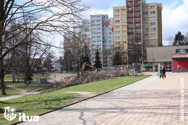 Revitalizace prostranství U Moravy - 2. část - schody 