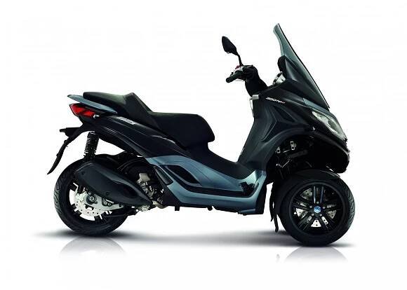 Piaggio MP3 300 hpe: menší a lehčí tříkolka × Motoforum.cz