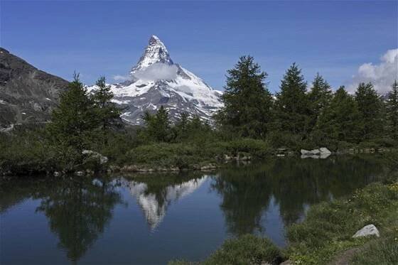 Výlet, na kterém zavaříte foťák: kolem jezer s vyhlídkou na Matterhorn - iDNES.cz