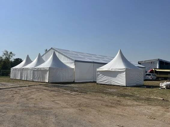 Pronájem elegantních pagodových stanů | Party1Design.cz