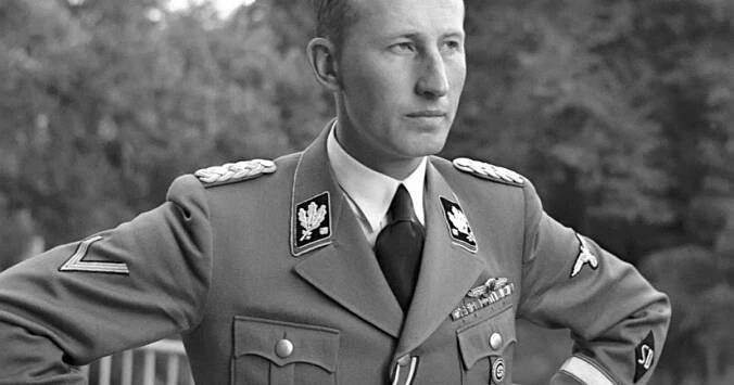 Reinhardu Heydrichovi přezdívali bůh smrti. Prominentní nacista nenáviděl Čechy, nakonec však v libeňské zatáčce zemřel jejich rukama