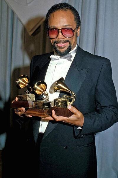 Quincy Jones at the 24th Annual Grammy Awards
