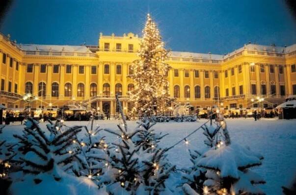Adventní trhy v Rakousku - Vídeň a císařské sídlo Schloss Hof